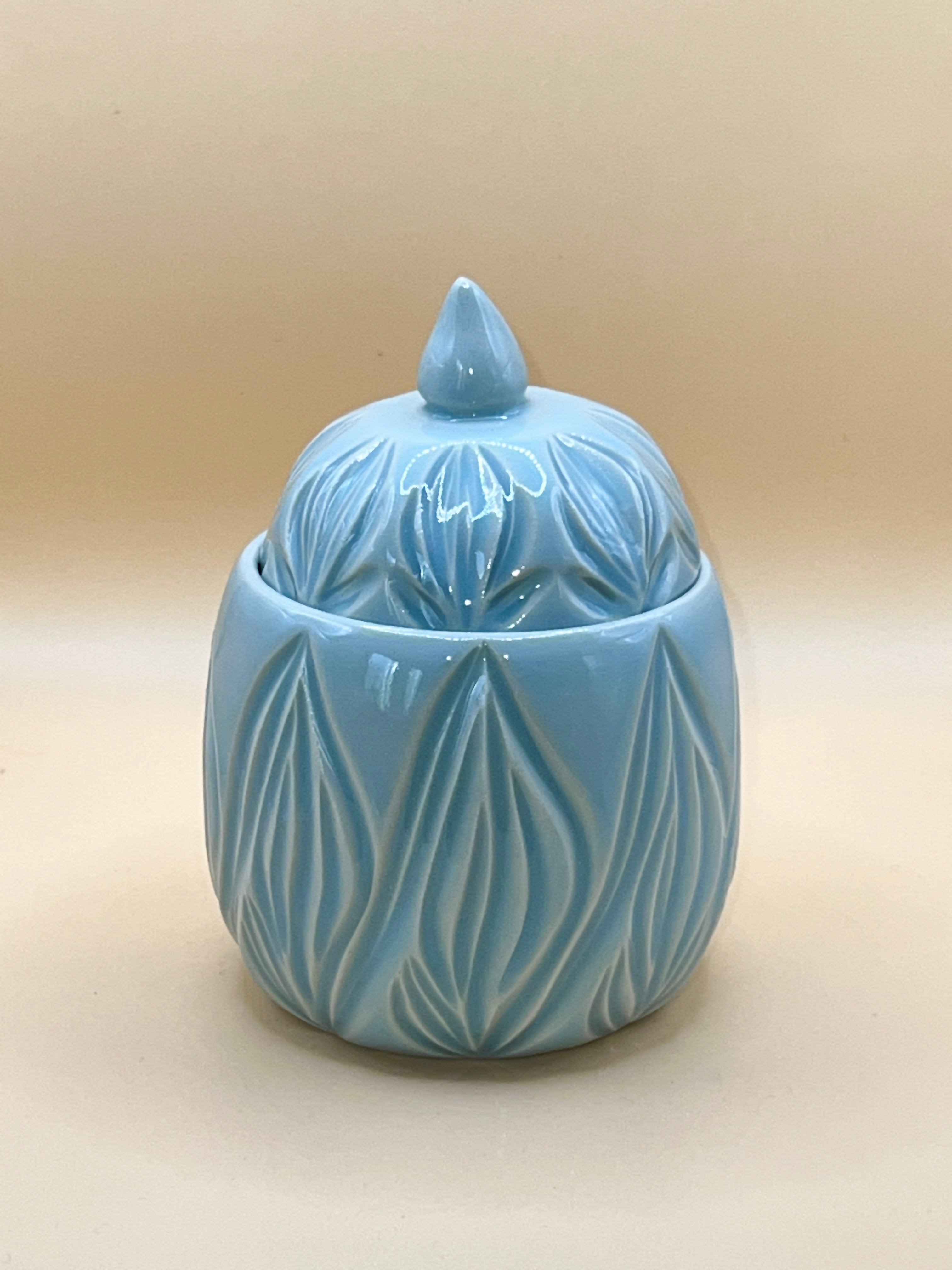 Morning mist leaf pattern jar