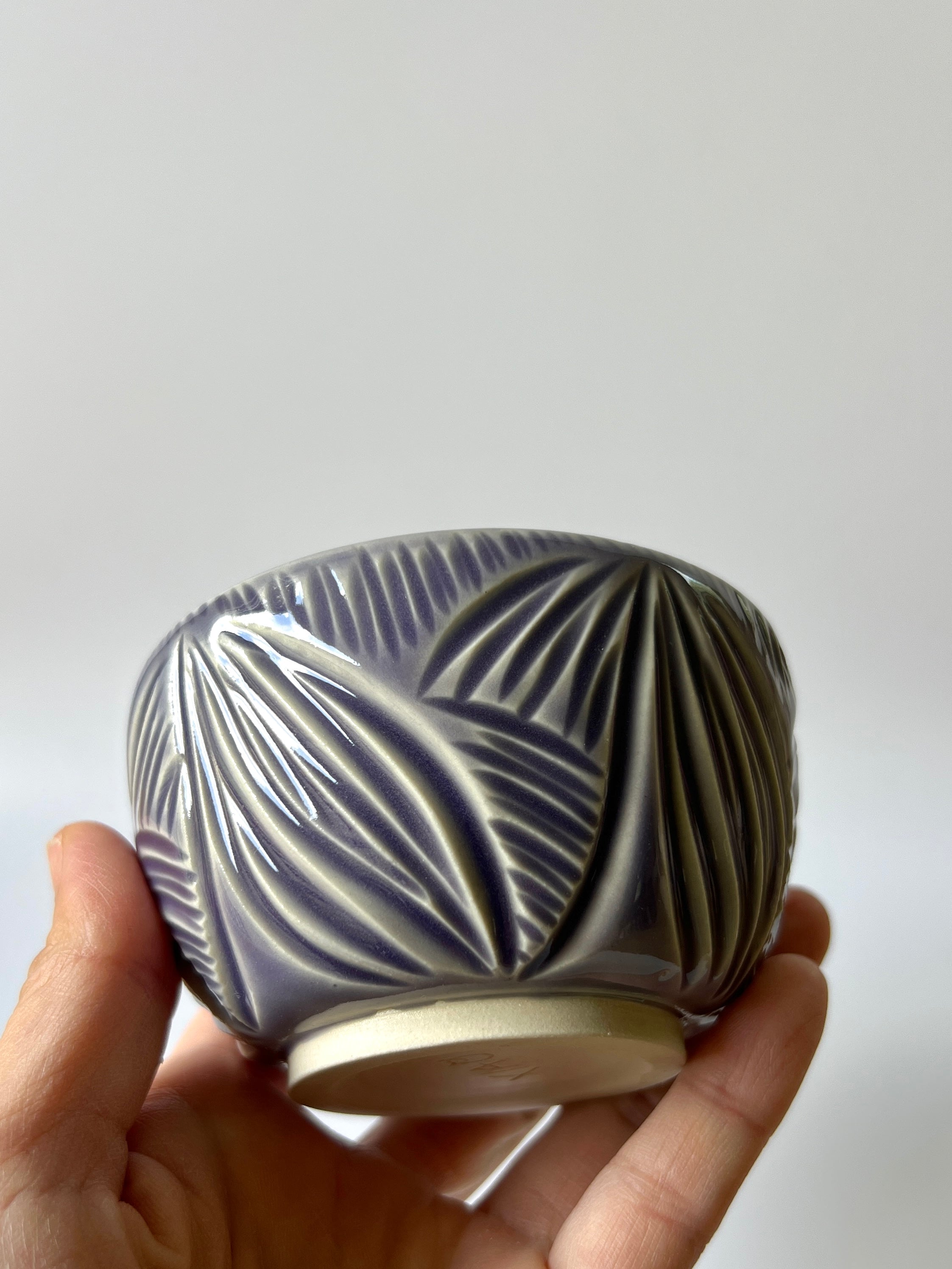 Dusk Leaf Carved Tea Cup